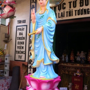 Đắp y tượng phật