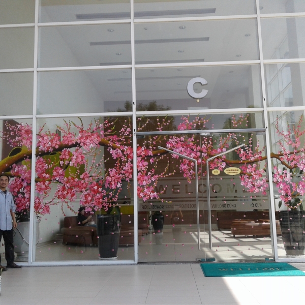 Vẽ trang trí tết trên kính há huy tập q7  2019